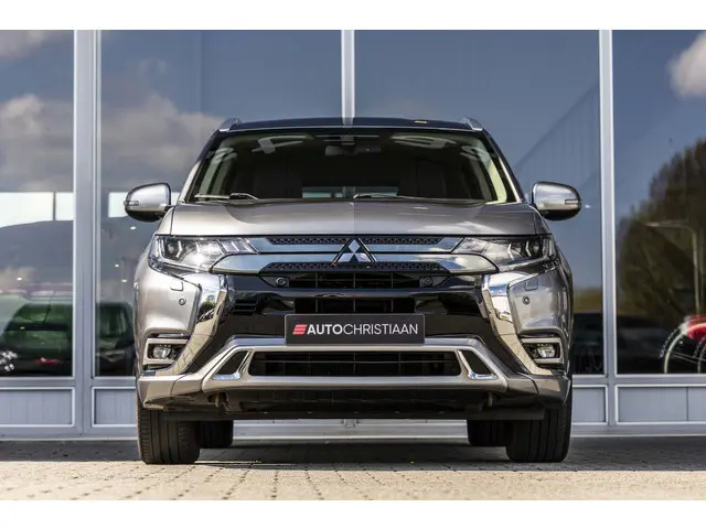 Mitsubishi Outlander 2.4 PHEV Intense+ | Pano | Afn. Trekhaak