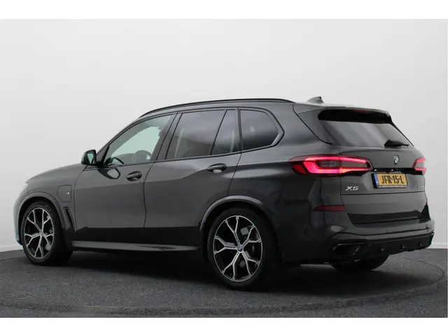 BMW X5 xDrive45e High Executive Laser, Panoramadak, 360° Camera, ACC, Luchtvering, H&K, Trekhaak, 21...
