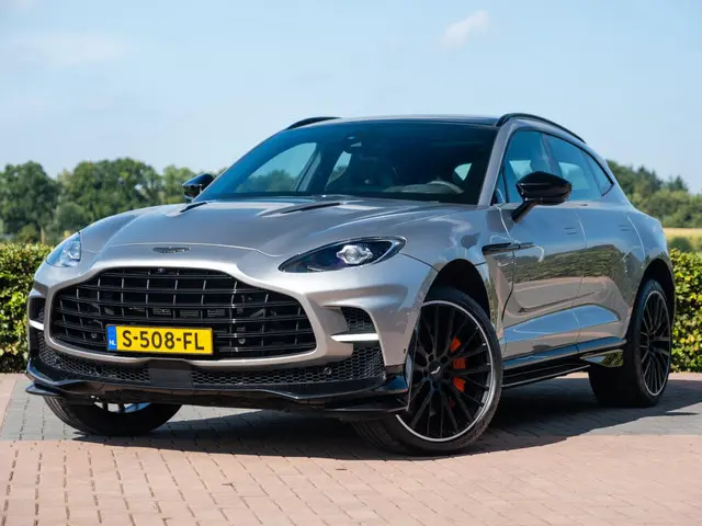 Aston Martin DBX 4.0 V8 707 | Volleder | Carbon | Nw. Pr 360k
