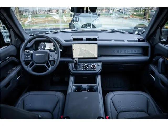 Land Rover Defender 110 P300e 110 X-Dynamic HSE ** HUD ** Trekhaak ** Panodak ** Koelbox Elektrisch...