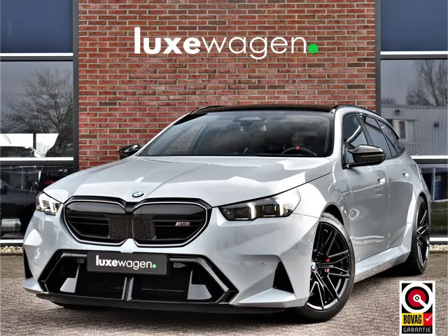 BMW M5 Touring Pano M-Driver Co-Pilot Trekh Alc-hemel Carbon B&W