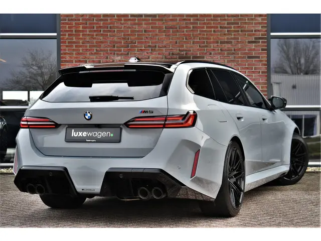 BMW M5 Touring Pano M-Driver Co-Pilot Trekh Alc-hemel Carbon B&W