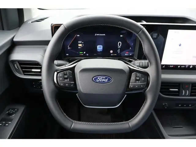 Ford E-Transit Courier