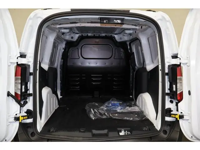 Ford E-Transit Courier
