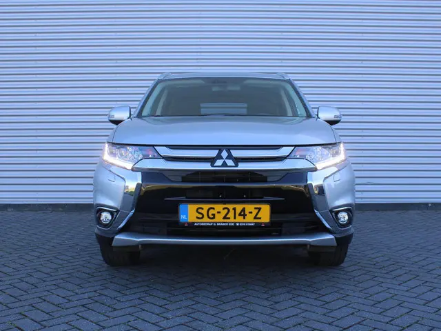 Mitsubishi Outlander 2.0 Connect Pro | Stuur-/stoelverwarming | 360 Camera | Dodehoek detectie | App...