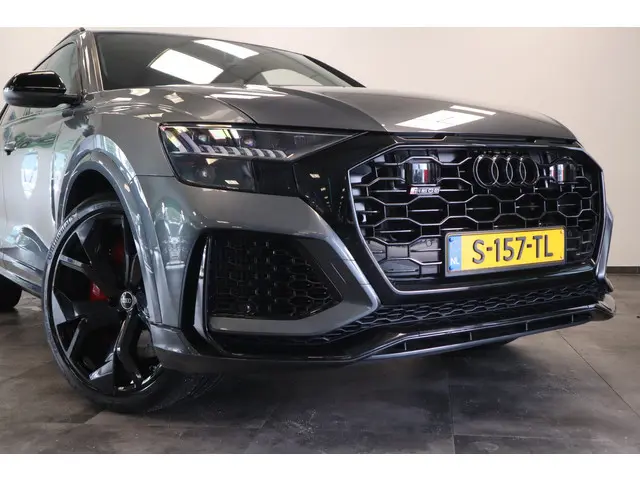Audi Q8 4.0 TFSI RS Q8 quattro Panoramadak 23''Velgen Head-Up B&O Audio