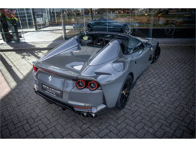 Ferrari 812 GTS
