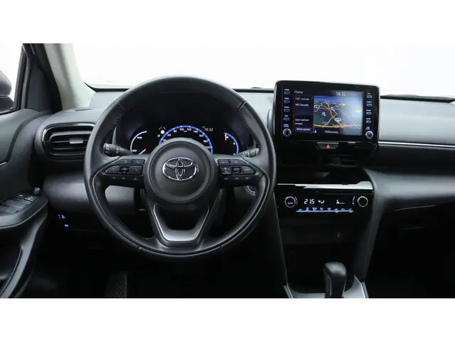 Toyota Yaris Cross 1.5 Hybrid Business | Private Lease 499,- p.m. |