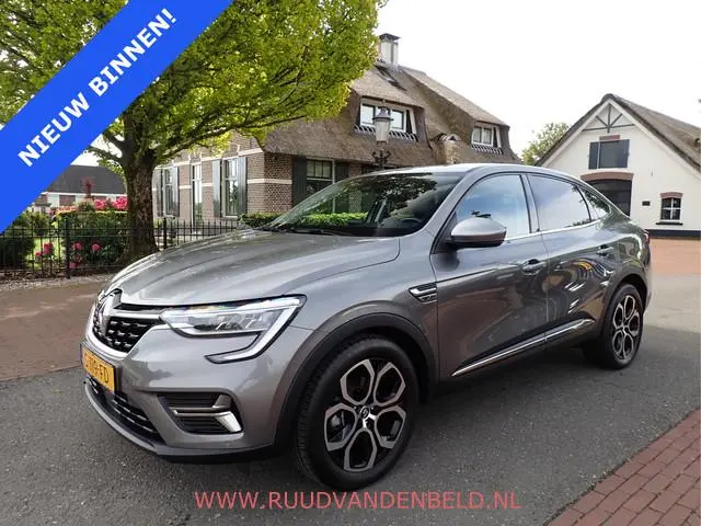 Renault Arkana 1.6 E-Tech hybrid / CARPLAY / ACC / CAMERA / PDC 