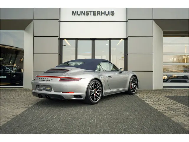 Porsche 911 Cabrio 3.0 Carrera 4 GTS | Lift | Achterasbesturing | Burmester | Stoel ventilatie |