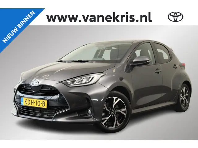 Toyota Yaris 1.5 Hybrid 115 First Edition Limited Parkeersensoren, Stoelverwarming, Apple Carplay /...