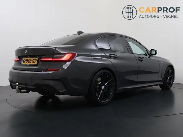 BMW 3-serie 330i High Executive Edition M Sport | Trekhaak |  NAP | HUD |
