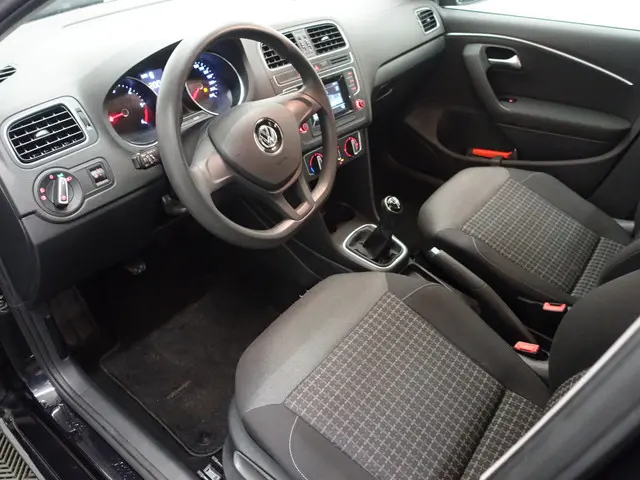 Volkswagen Polo 1.4 TDI Highline- Clima, Cruise, Bluetooth Audio, Elek Pakket