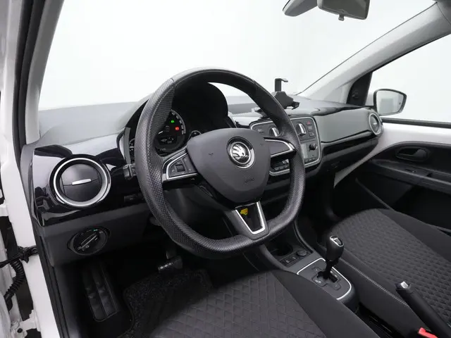 Skoda Citigo 1.0 65 pk Automaat Greentech Ambition | Panoramadak | Navigatie | Parkeersensoren achte...