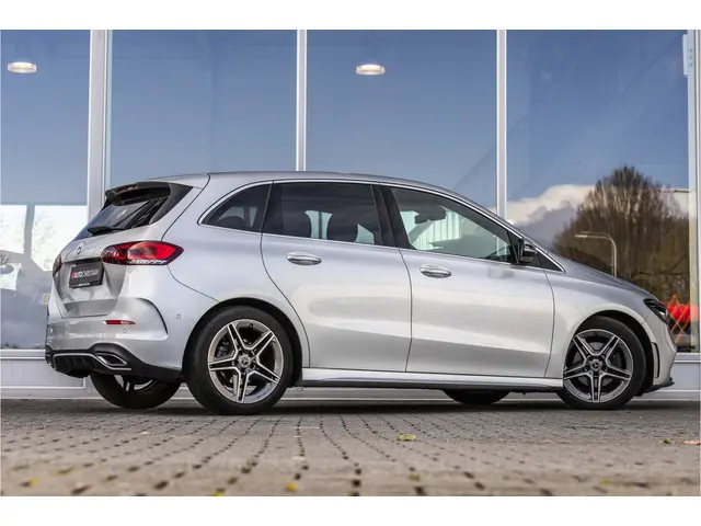 Mercedes-Benz B-klasse 180 Business Solution AMG | Pano | Carplay | Camera