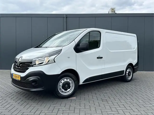 Renault Trafic 1.6 DCi / L1H1 / TREKHAAK / NAVI / CRUISE CONTROL / AIRCO / PARKEERSENSOREN