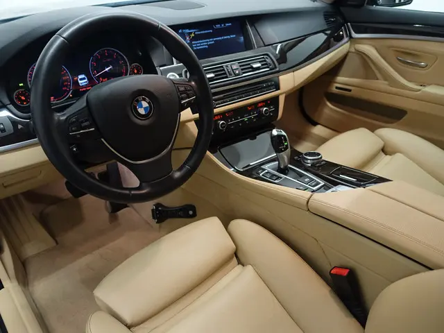 BMW 5-serie 528i High Executive Iuxury Aut- Harman Kardon, Virtual Cockpit, Memory, Navi, Xenon Led,...