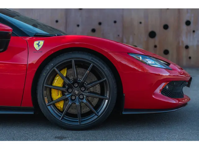 Ferrari 296