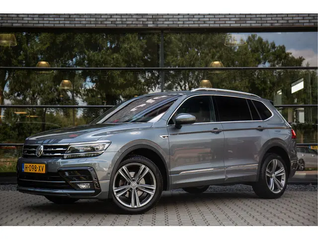 Volkswagen Tiguan Allspace 1.5 TSI Highline Business R 7p. , 7 persoons, Adaptive cruise, Panoramada...