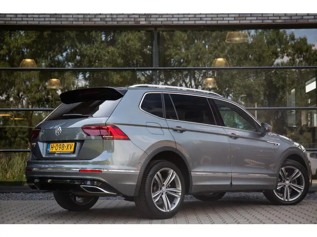 Volkswagen Tiguan Allspace 1.5 TSI Highline Business R 7p. , 7 persoons, Adaptive cruise, Panoramada...