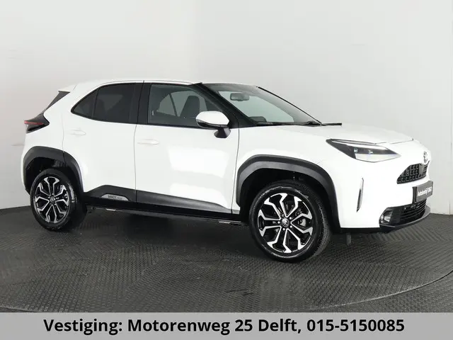 Toyota Yaris Cross 1.5 HYBRIDE DYNAMIC LUXERY BITONE GARANTIE 4-2032 * BLIND SPOT . NAVI.CAMERA. PDC...