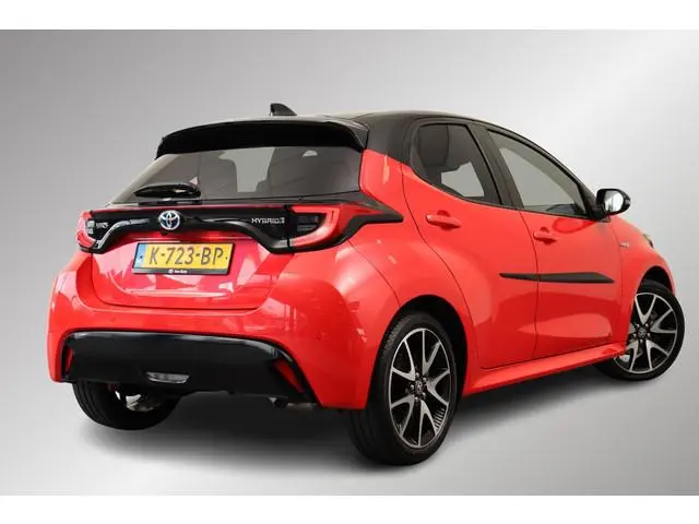 Toyota Yaris 1.5 Hybrid Launch Edition, Blind Spot, HUD, Parkeersensoren, Apple Carplay, Dealer onde...