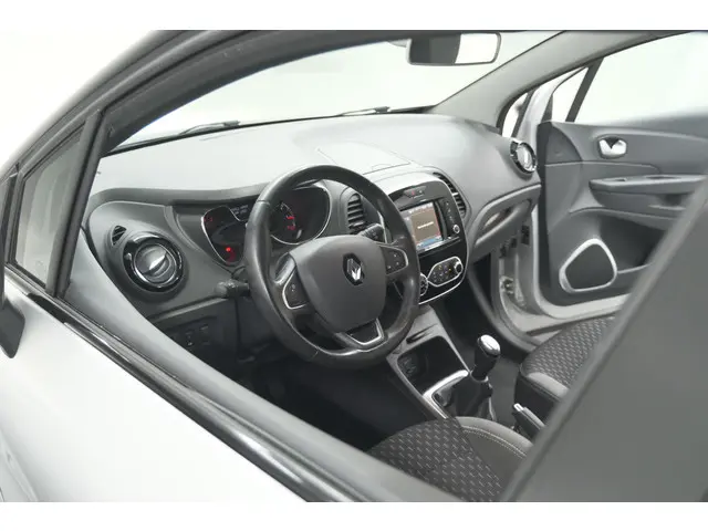 Renault Captur TCe 90 Intens | Camera | Dodehoekdetectie | Navigatie | Parkeersensoren