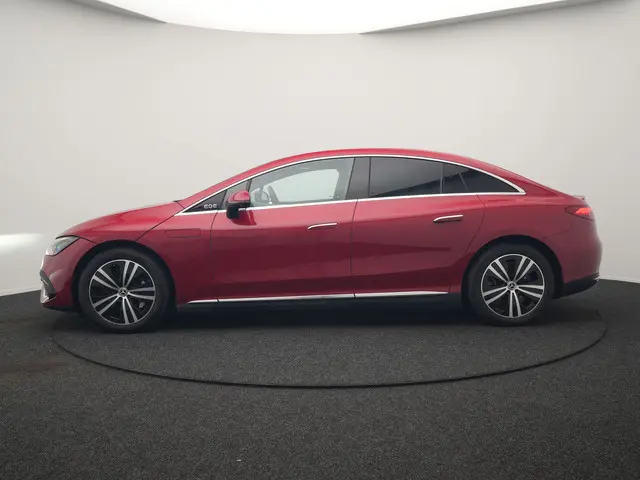 Mercedes-Benz EQE 350 Advantage 89 kWh 293pk Dealer O.H. | Adaptive Cruise | Luchtvering | Burmester...
