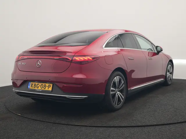 Mercedes-Benz EQE 350 Advantage 89 kWh 293pk Dealer O.H. | Adaptive Cruise | Luchtvering | Burmester...
