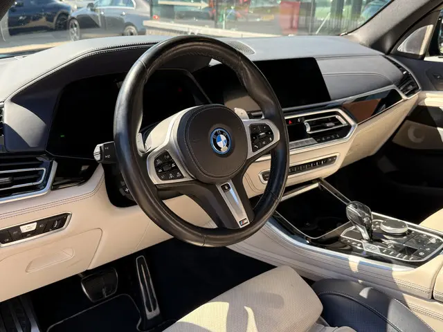 BMW X5 xDrive45e M-Sport Individual | B&O | SKY LOUNGE | LUCHTVERING | MASSAGE | SOFT CLOSE | LASER...