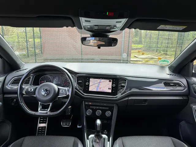 Volkswagen T-Roc 1.5 TSI 150PK DSG STYLE CAMERA/ACC/NAVI/CARPLAY