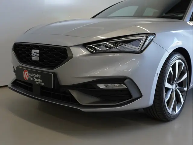 SEAT Leon 1.5 eTSI FR Business Intense | Automaat | Panorama- Schuifdak | Beats Audio | Camera | Dod...