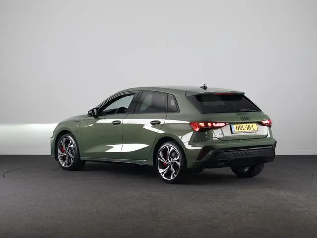 Audi A3 Sportback 45 TFSI e S edition Competition 245pk | Private Lease € 727,00 per maand * | Navig...