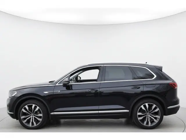 Volkswagen Touareg 3.0 TSi eHybrid ELEGANCE 4MOTION HEAD-UP/LUCHTVERING/PANORAMADAK