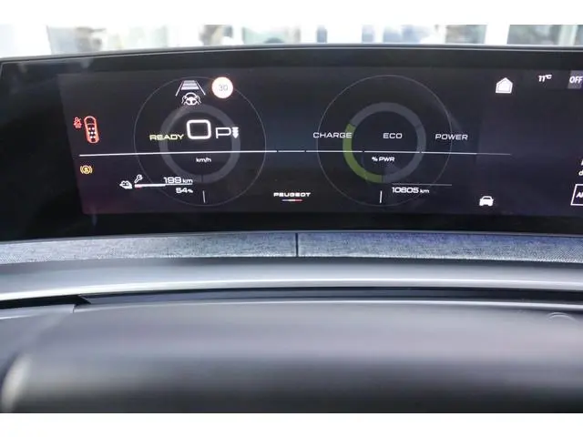 Peugeot e-5008