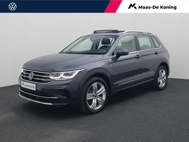 Volkswagen Tiguan 1.4TSIeHybrid 180kW/245PK Elegance DSG · Panoramadak · Trekhaak · Apple/Android Ca...