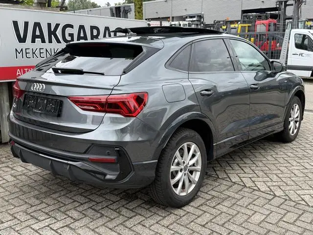 Audi Q3 Sportback 45 TFSI e S Edition 20"/B&O/Panoramadak/Leder/Matrix LED/Dodehoek/Adaptieve cruise...