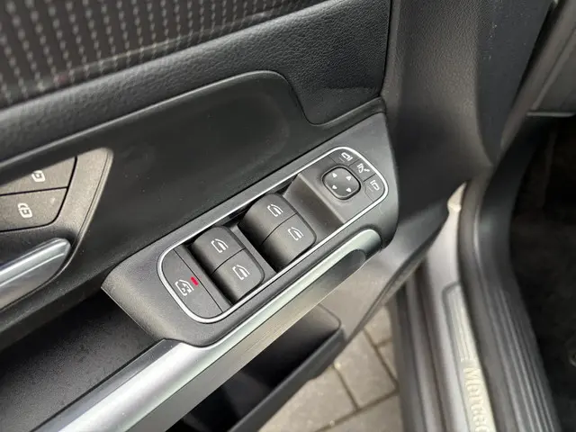 Mercedes-Benz EQB 250+ Business Line 71 kWh