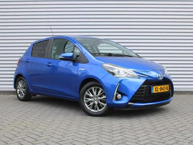 Toyota Yaris 1.5 Hybrid Dynamic | Trekhaak | Navi | Camera | Cruise | Automaat | 15" LM | Keyless |...