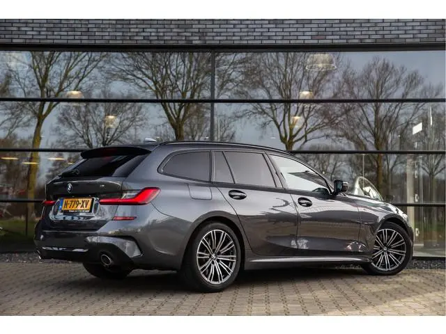 BMW 3-serie Touring 330i High Executive M-Sport , Panoramadak, Adap. cruise,