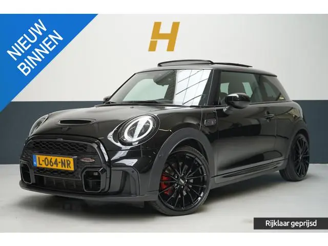 Mini John Cooper Works 2.0 S | Panoramadak | Carplay | Head-Up | H/K Sound | Black pack | Stoelverwa...