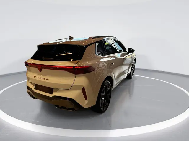 CUPRA Terramar 1.5 TSI e-Hybrid VZ Performance 272PK l Panoramadak l Wegklapbare trekhaak l Sennheis...
