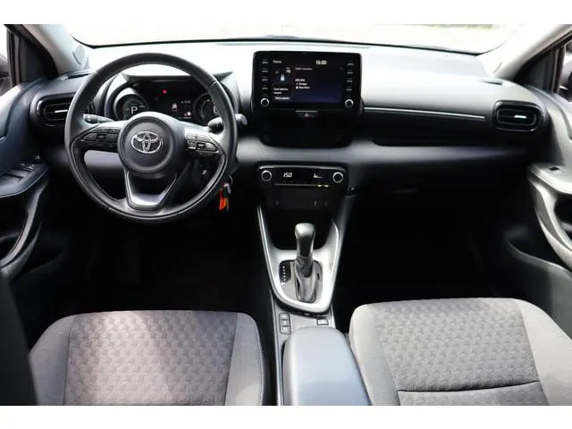 Toyota Yaris 1.5 Hybrid Dynamic, Stoelverwarming