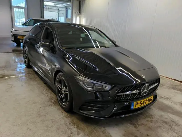 Mercedes-Benz CLA-klasse Shooting Brake 180 Business Solution AMG Panoramadak Trekhaak Multibeam LED...