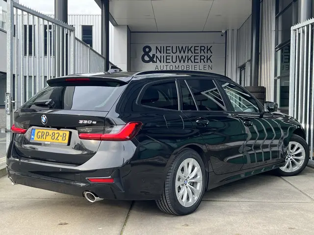 BMW 3-serie Touring Hybride 330e | AUTOMAAT | CARPLAY/ANDROID | CAMERA | NAVI | CRUISE CONTROL | CLI...