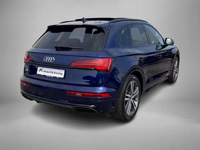 Audi Q5 50 TFSIe 220kW/299PK S Line · Panoramadak · Camera ·  Luchtvering · Apple/Android Car Play ·...