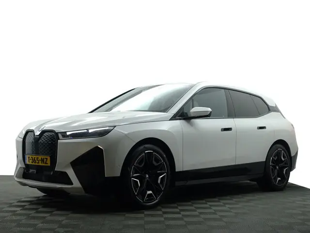 BMW iX xDrive40 M Sport Plus 77 kWh- Stoelmassage, Harman Kardon, 360 Camera, Head Up, Memory Seats,...