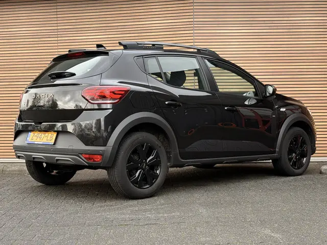 Dacia Sandero Stepway 1.1 TCe 110 Extreme LED / Camera / Lm Velgen / Cruise / Clima