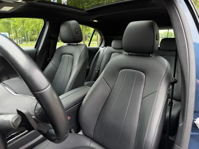 Mercedes-Benz A-klasse 250 e Business Solution Luxury / Keyless / Trekhaak (1.600KG) / Panodak / Cam...