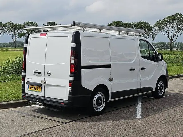 Nissan NV300